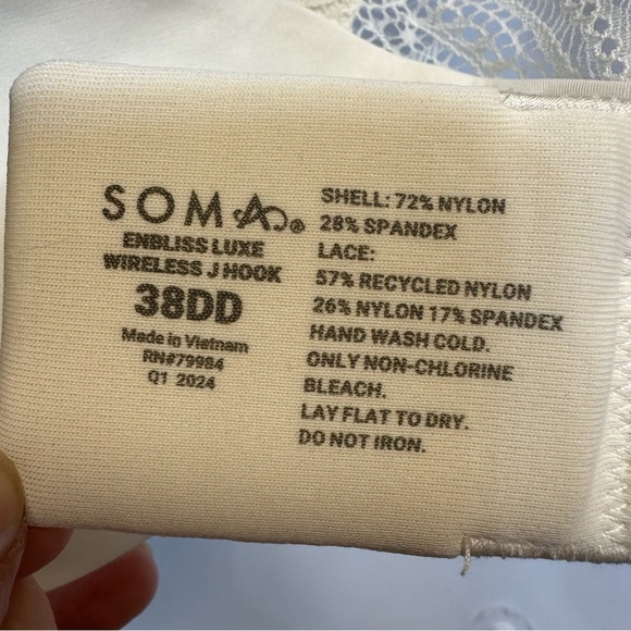 SOMA Bra 38DD Enbliss Luxe Wireless Cream Molded Lined Cup J-Hook Laced Strap - Picture 6 of 6